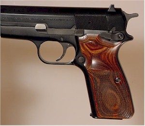 Browning Hi-Power Altamont's Ultima Panel with Checkering Walnut